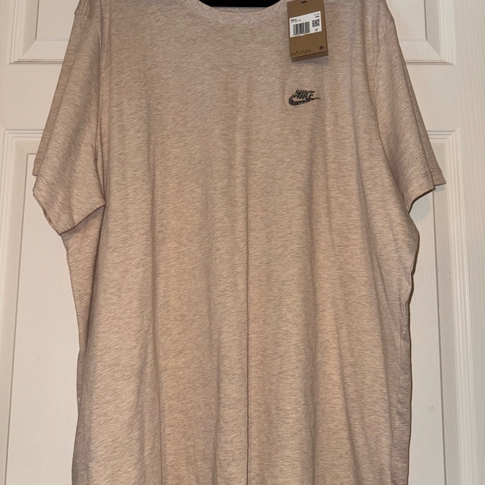 Nike Men's Beige T-Shirt